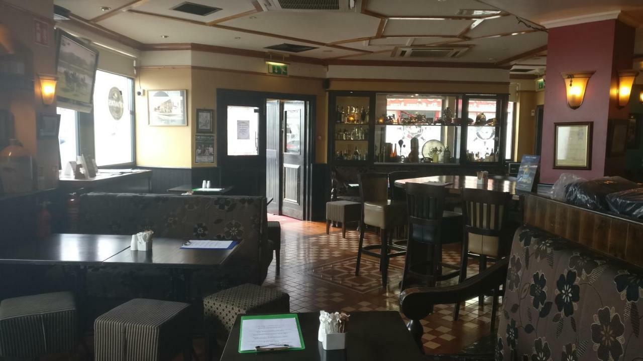 Galway Arms Inn מראה חיצוני תמונה